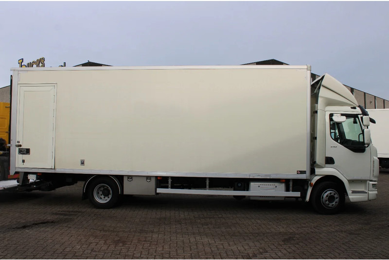 Kamion sandučar DAF LF 210 + EURO 6 + 12t: slika Kamion sandučar DAF LF 210 + EURO 6 + 12t