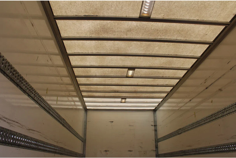 Kamion sandučar DAF LF 210 + euro 6 + lift + 12T + 3P: slika Kamion sandučar DAF LF 210 + euro 6 + lift + 12T + 3P
