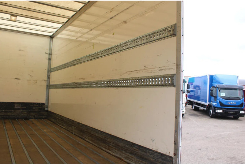 Kamion sandučar DAF LF 210 + euro 6 + lift + 12T + 3P: slika Kamion sandučar DAF LF 210 + euro 6 + lift + 12T + 3P
