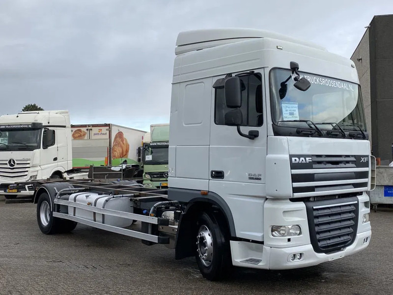 DAF XF 105.460 + Euro 5 + ADR + Discounted from 17.950,- - Kamion-šasija: slika DAF XF 105.460 + Euro 5 + ADR + Discounted from 17.950,- - Kamion-šasija DAF XF 105.460 + Euro 5 + ADR + Discounted from 17.950,- - Kamion-šasija: slika DAF XF 105.460 + Euro 5 + ADR + Discounted from 17.950,- - Kamion-šasija