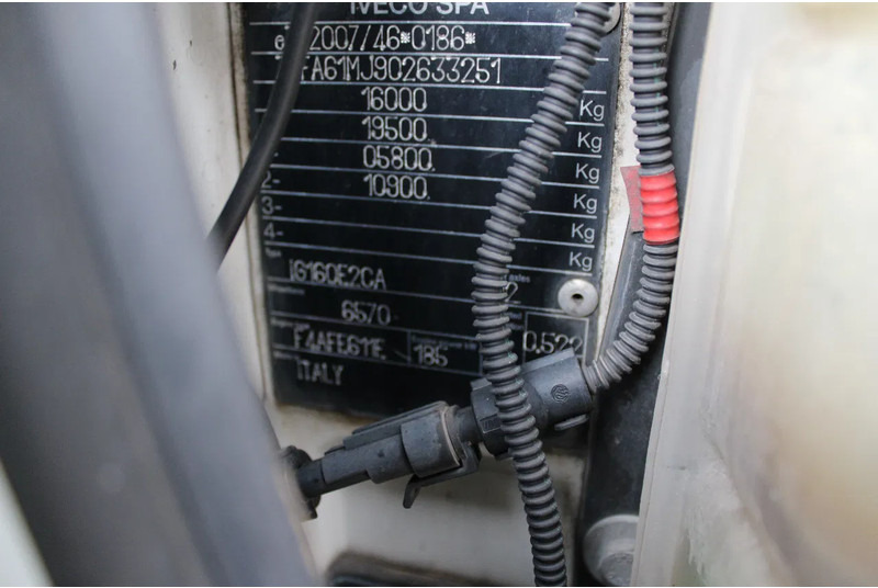 Kamion sandučar Iveco Eurocargo 160e25 + lift + euro 6: slika Kamion sandučar Iveco Eurocargo 160e25 + lift + euro 6