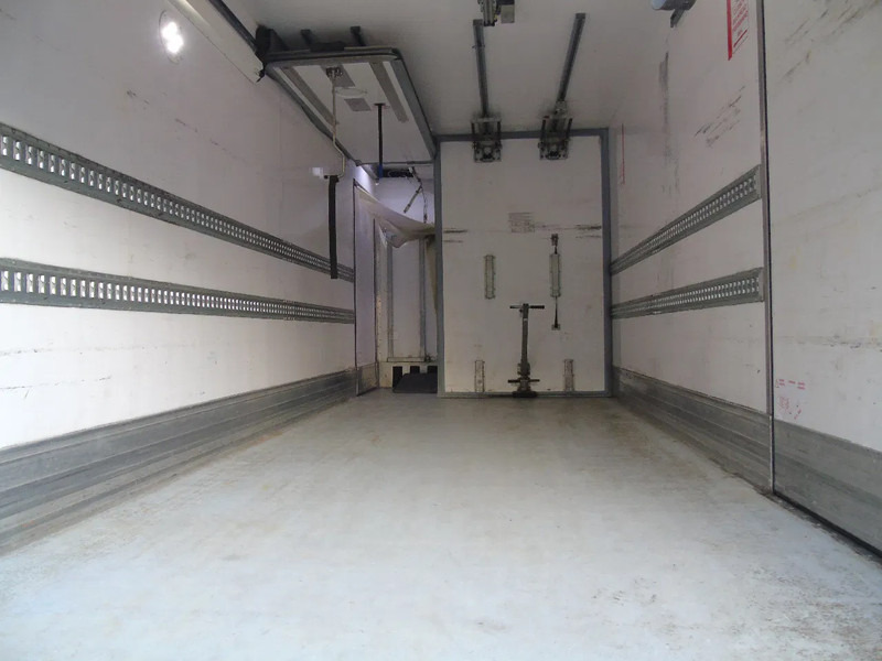 Mercedes-Benz Antos 1932 + EURO 6 + CARRIER + LIFT - Kamion hladnjača: slika Mercedes-Benz Antos 1932 + EURO 6 + CARRIER + LIFT - Kamion hladnjača Mercedes-Benz Antos 1932 + EURO 6 + CARRIER + LIFT - Kamion hladnjača: slika Mercedes-Benz Antos 1932 + EURO 6 + CARRIER + LIFT - Kamion hladnjača