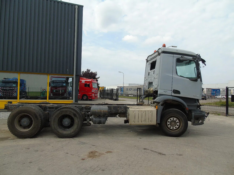 Mercedes-Benz Arocs 2640 + 6x4 + functional / engine good + EURO 6 + Drivabale - Kamion-šasija: slika Mercedes-Benz Arocs 2640 + 6x4 + functional / engine good + EURO 6 + Drivabale - Kamion-šasija Mercedes-Benz Arocs 2640 + 6x4 + functional / engine good + EURO 6 + Drivabale - Kamion-šasija: slika Mercedes-Benz Arocs 2640 + 6x4 + functional / engine good + EURO 6 + Drivabale - Kamion-šasija