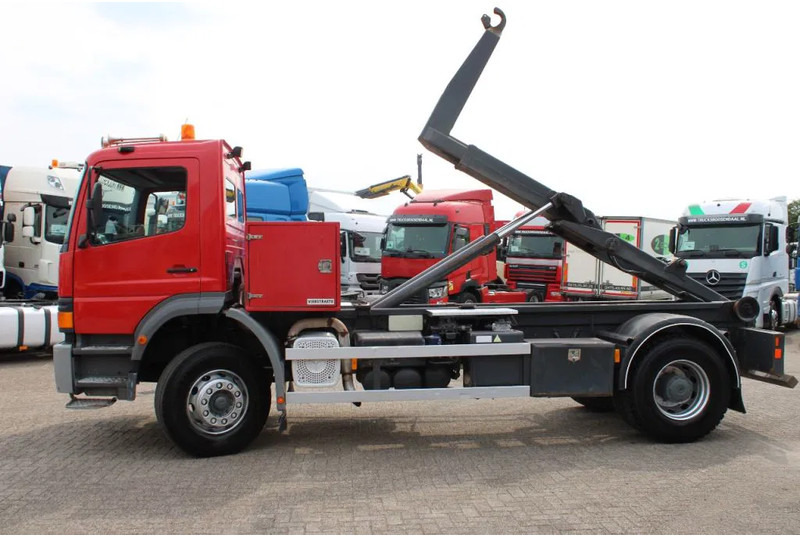 Mercedes-Benz Atego 1923 + HOOK SYSTEM + EURO 2 - Kamion s kukastom dizalicom: slika Mercedes-Benz Atego 1923 + HOOK SYSTEM + EURO 2 - Kamion s kukastom dizalicom Mercedes-Benz Atego 1923 + HOOK SYSTEM + EURO 2 - Kamion s kukastom dizalicom: slika Mercedes-Benz Atego 1923 + HOOK SYSTEM + EURO 2 - Kamion s kukastom dizalicom