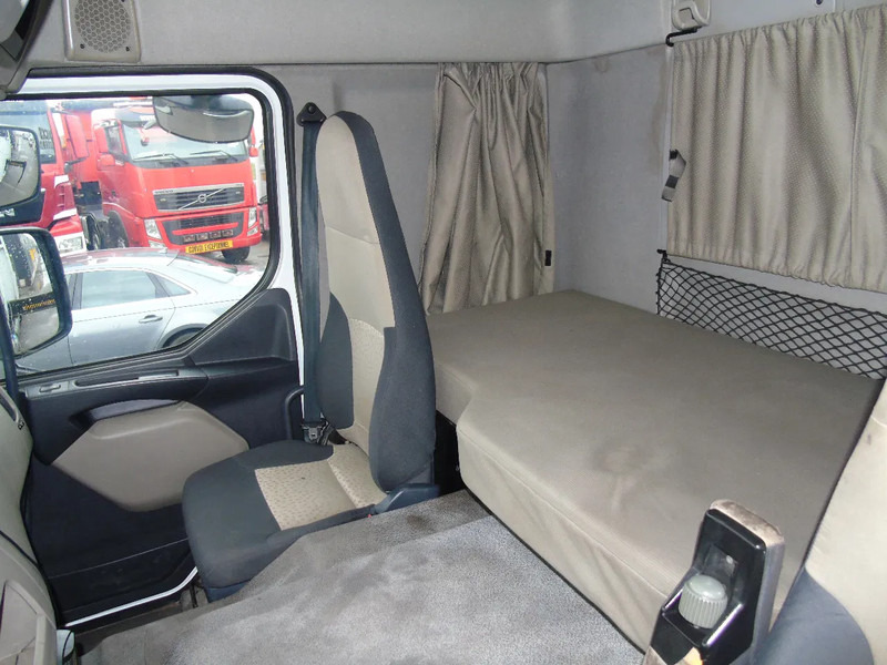 Kamion s kranom Renault Premium 380 DXI + HIAB 166 + 6x2 + EURO 5: slika Kamion s kranom Renault Premium 380 DXI + HIAB 166 + 6x2 + EURO 5