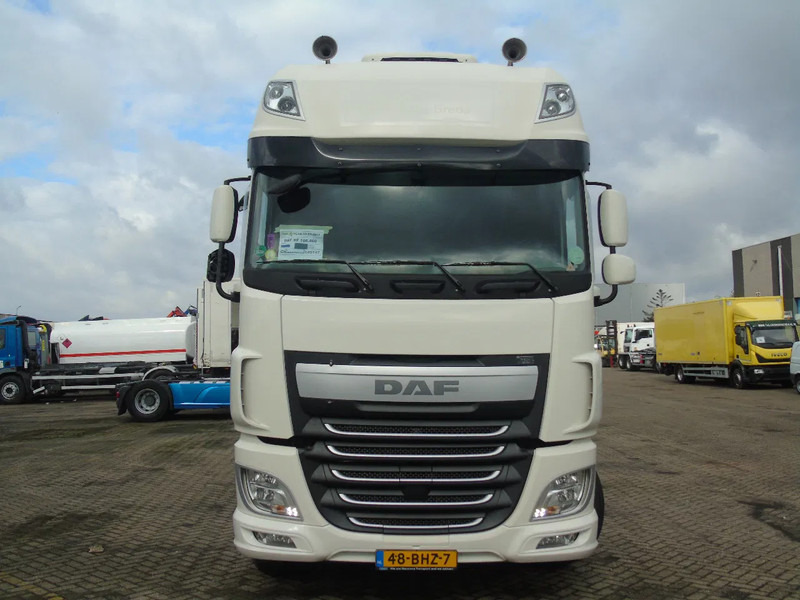 DAF XF 460 + EURO 6 - Tegljač: slika DAF XF 460 + EURO 6 - Tegljač DAF XF 460 + EURO 6 - Tegljač: slika DAF XF 460 + EURO 6 - Tegljač
