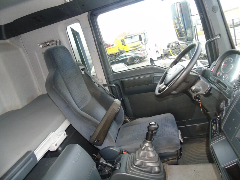 Tegljač MAN TGA 41.430 + HIAB 800 6x + 5x JIB WINCH + 8X4 + REMOTE: slika Tegljač MAN TGA 41.430 + HIAB 800 6x + 5x JIB WINCH + 8X4 + REMOTE Tegljač MAN TGA 41.430 + HIAB 800 6x + 5x JIB WINCH + 8X4 + REMOTE: slika Tegljač MAN TGA 41.430 + HIAB 800 6x + 5x JIB WINCH + 8X4 + REMOTE