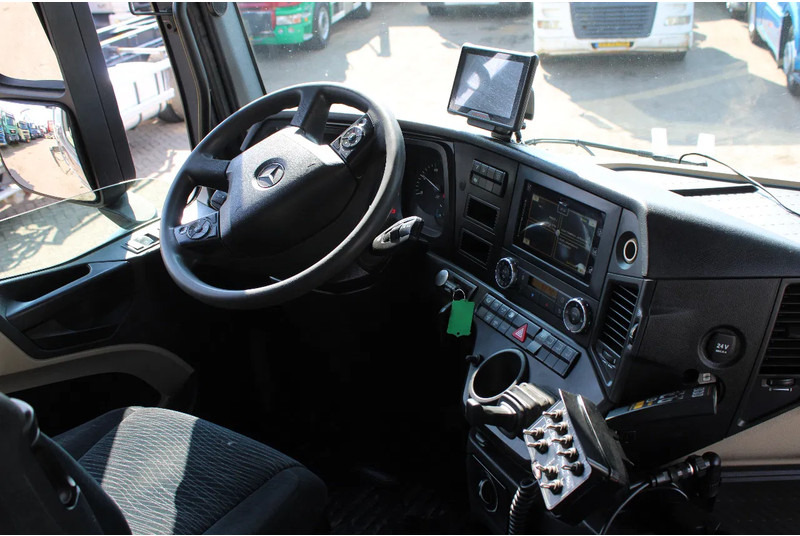 Tegljač Mercedes-Benz Arocs 2858 + PALFINGER Z15 (2022) + 6X4 + FOREST/WOOD/METAL EDITION: slika Tegljač Mercedes-Benz Arocs 2858 + PALFINGER Z15 (2022) + 6X4 + FOREST/WOOD/METAL EDITION