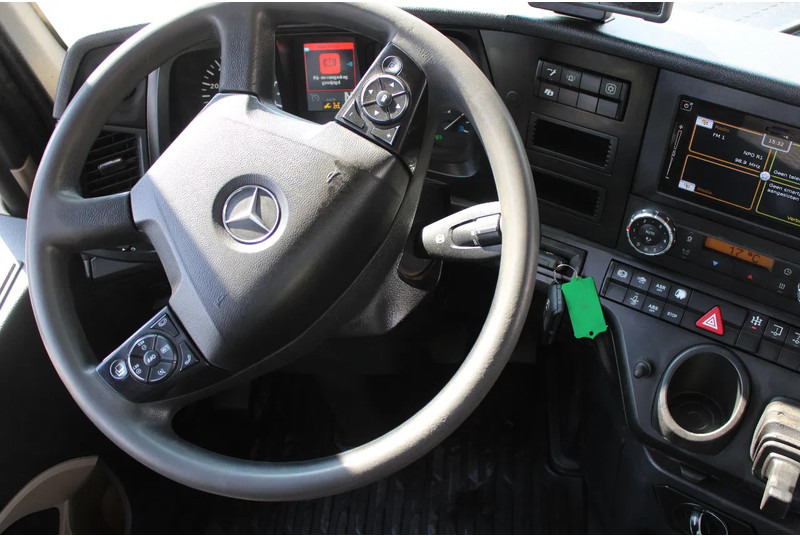 Tegljač Mercedes-Benz Arocs 2858 + PALFINGER Z15 (2022) + 6X4 + FOREST/WOOD/METAL EDITION: slika Tegljač Mercedes-Benz Arocs 2858 + PALFINGER Z15 (2022) + 6X4 + FOREST/WOOD/METAL EDITION