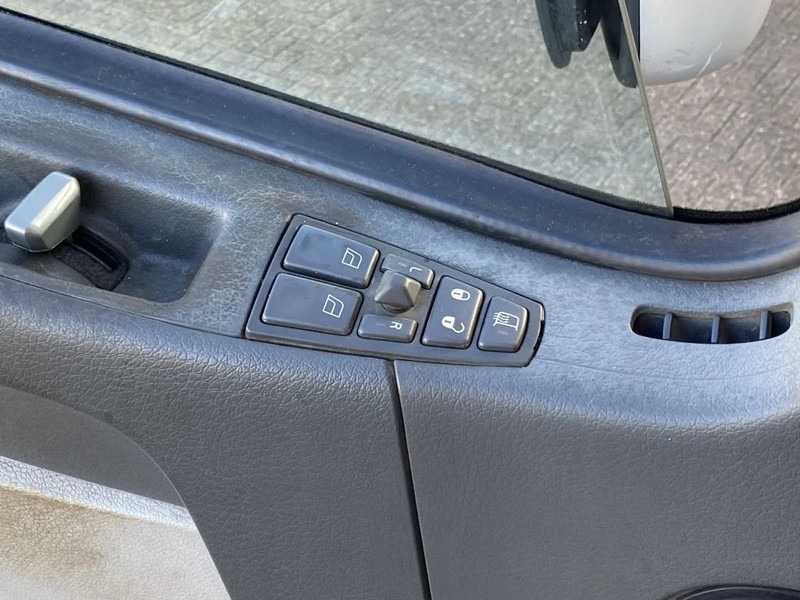 Kamion s kranom Volvo FM 370 + Euro 5 + Palfinger Z-Q170 Crane + 30ton NCH lift + Container system + hoogsta: slika Kamion s kranom Volvo FM 370 + Euro 5 + Palfinger Z-Q170 Crane + 30ton NCH lift + Container system + hoogsta Kamion s kranom Volvo FM 370 + Euro 5 + Palfinger Z-Q170 Crane + 30ton NCH lift + Container system + hoogsta: slika Kamion s kranom Volvo FM 370 + Euro 5 + Palfinger Z-Q170 Crane + 30ton NCH lift + Container system + hoogsta