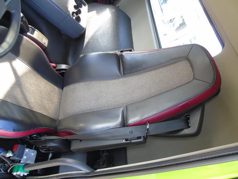 Kamion s kranom Volvo FM 420 + 8x4 + PALFINGER 24.001 SLD + REMOTE + COMPLETE COMBI: slika Kamion s kranom Volvo FM 420 + 8x4 + PALFINGER 24.001 SLD + REMOTE + COMPLETE COMBI