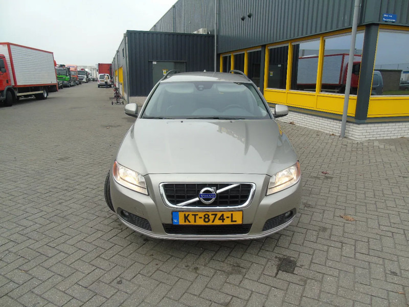 Volvo V70 + manual - Hatchback: slika Volvo V70 + manual - Hatchback Volvo V70 + manual - Hatchback: slika Volvo V70 + manual - Hatchback