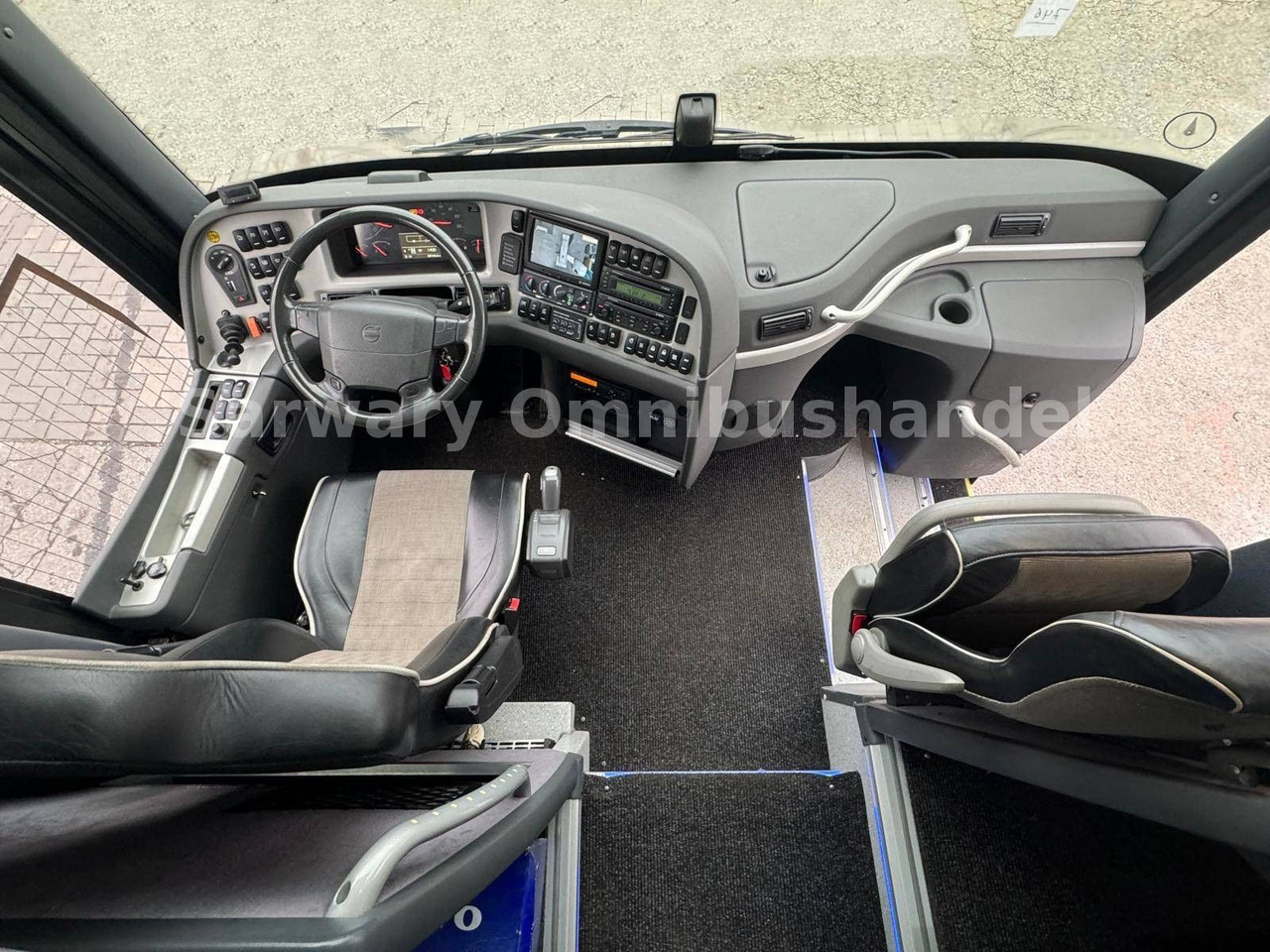 Turistički autobus Volvo 9900 HD 6x2 *9700*WC*59-Sitze*Küche*: slika Turistički autobus Volvo 9900 HD 6x2 *9700*WC*59-Sitze*Küche*
