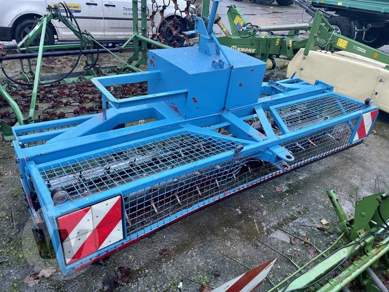 Frontpacker 3m - Valjak za poljoprivredna gospodarstva: slika Frontpacker 3m - Valjak za poljoprivredna gospodarstva Frontpacker 3m - Valjak za poljoprivredna gospodarstva: slika Frontpacker 3m - Valjak za poljoprivredna gospodarstva