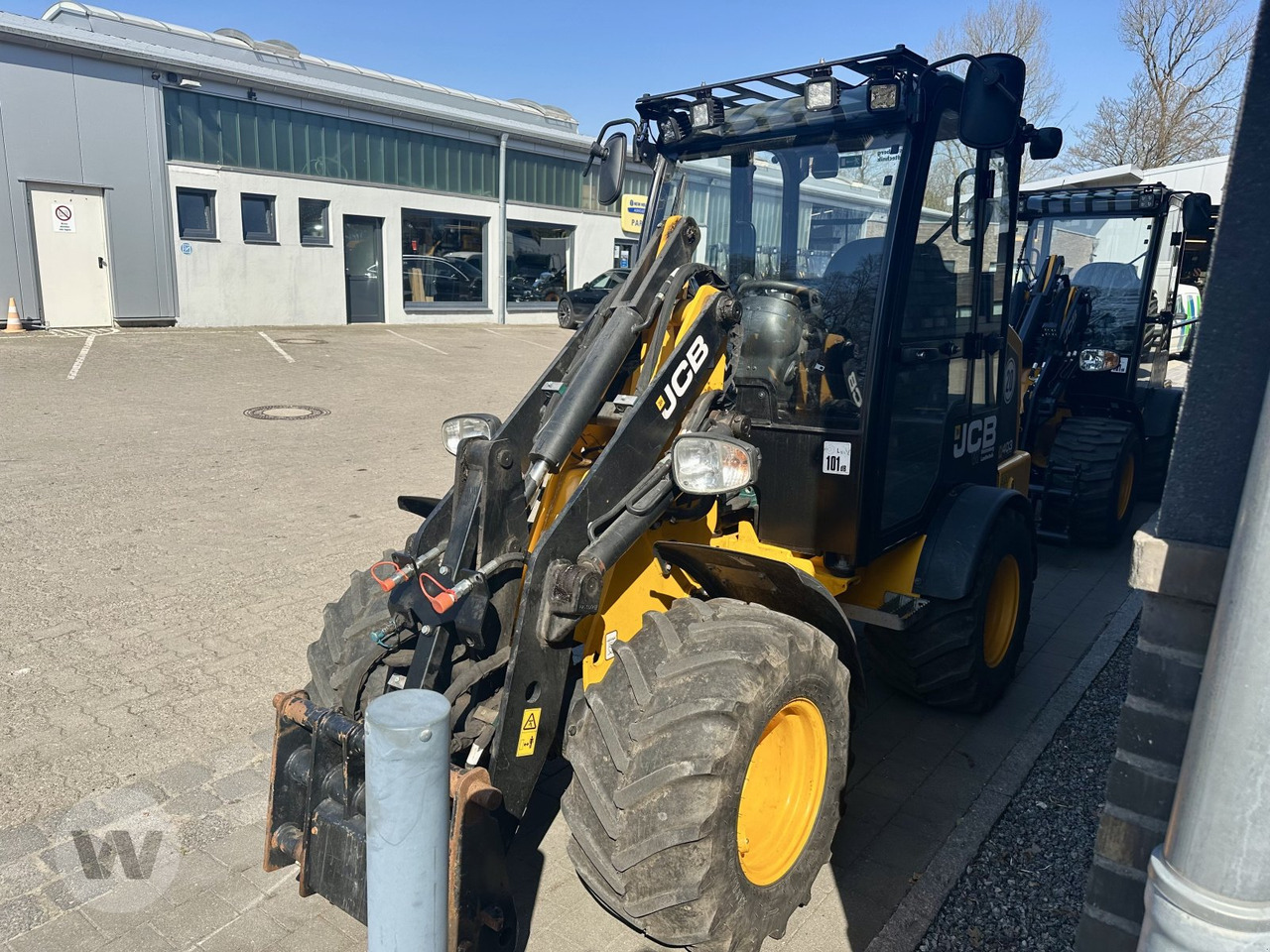 JCB 403 AGRI - Zglobni utovarivač: slika JCB 403 AGRI - Zglobni utovarivač JCB 403 AGRI - Zglobni utovarivač: slika JCB 403 AGRI - Zglobni utovarivač