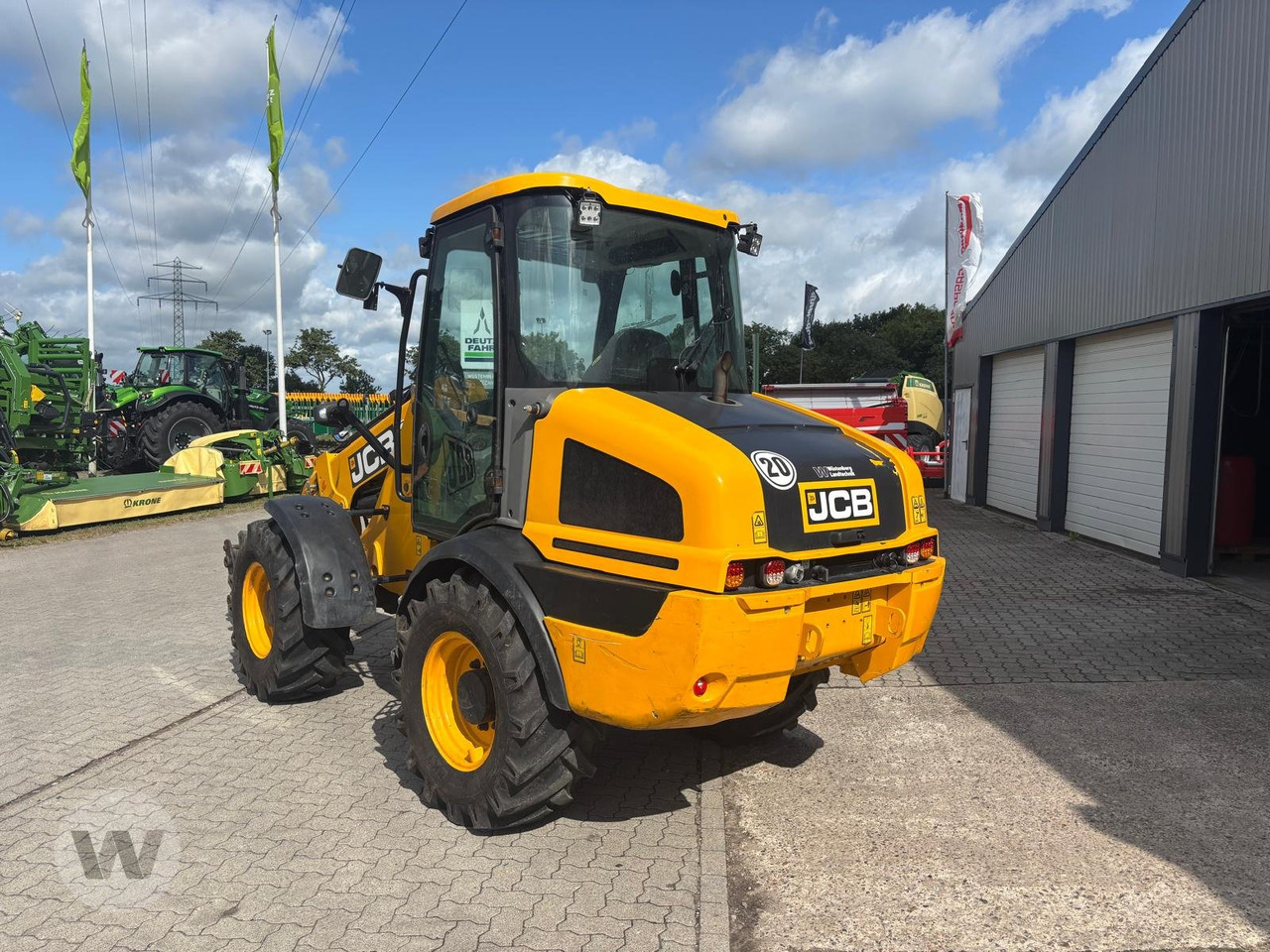 Utovarivač na kotačima JCB TM 220: slika Utovarivač na kotačima JCB TM 220