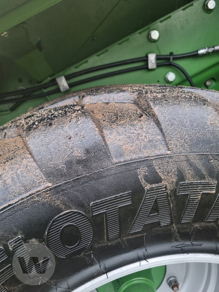 Krone Comprima CV 150 XC - Rolo balirka: slika Krone Comprima CV 150 XC - Rolo balirka Krone Comprima CV 150 XC - Rolo balirka: slika Krone Comprima CV 150 XC - Rolo balirka