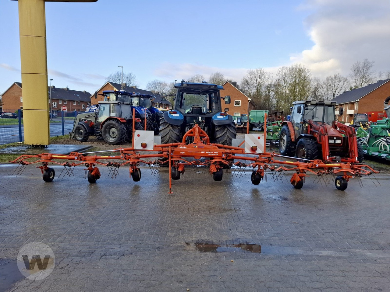 Kuhn GF 8501 - Prevrtač sijena/ Grabulje: slika Kuhn GF 8501 - Prevrtač sijena/ Grabulje Kuhn GF 8501 - Prevrtač sijena/ Grabulje: slika Kuhn GF 8501 - Prevrtač sijena/ Grabulje