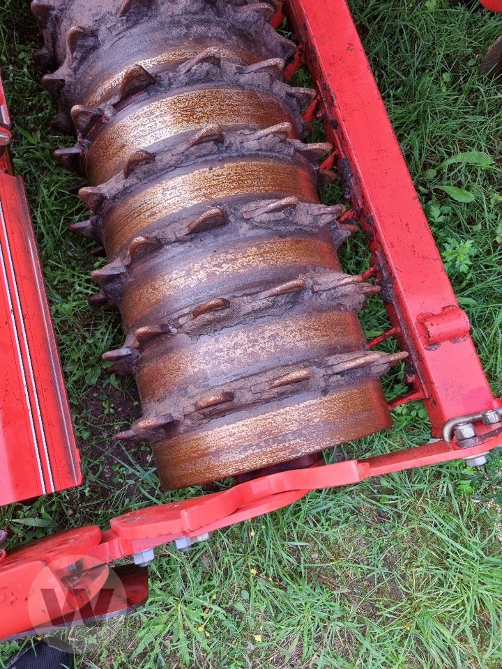 Kuhn HR 303 D + Venta EC 300 - Roto drljača: slika Kuhn HR 303 D + Venta EC 300 - Roto drljača Kuhn HR 303 D + Venta EC 300 - Roto drljača: slika Kuhn HR 303 D + Venta EC 300 - Roto drljača