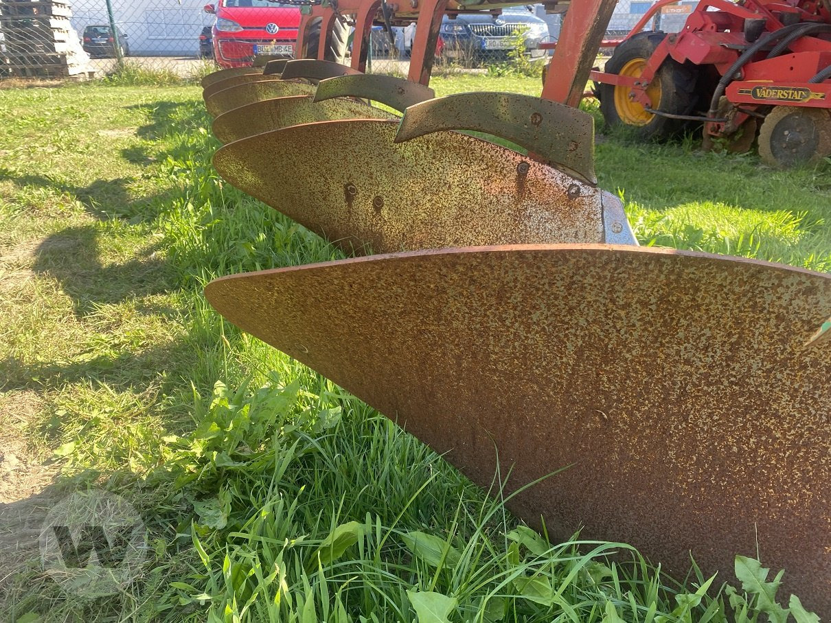 Kverneland BE 100 - Plug: slika Kverneland BE 100 - Plug Kverneland BE 100 - Plug: slika Kverneland BE 100 - Plug