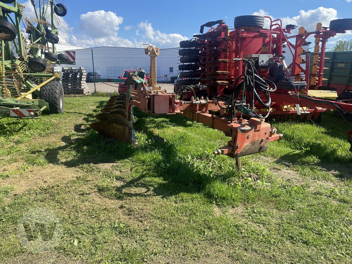 Kverneland BE 100 - Plug: slika Kverneland BE 100 - Plug Kverneland BE 100 - Plug: slika Kverneland BE 100 - Plug