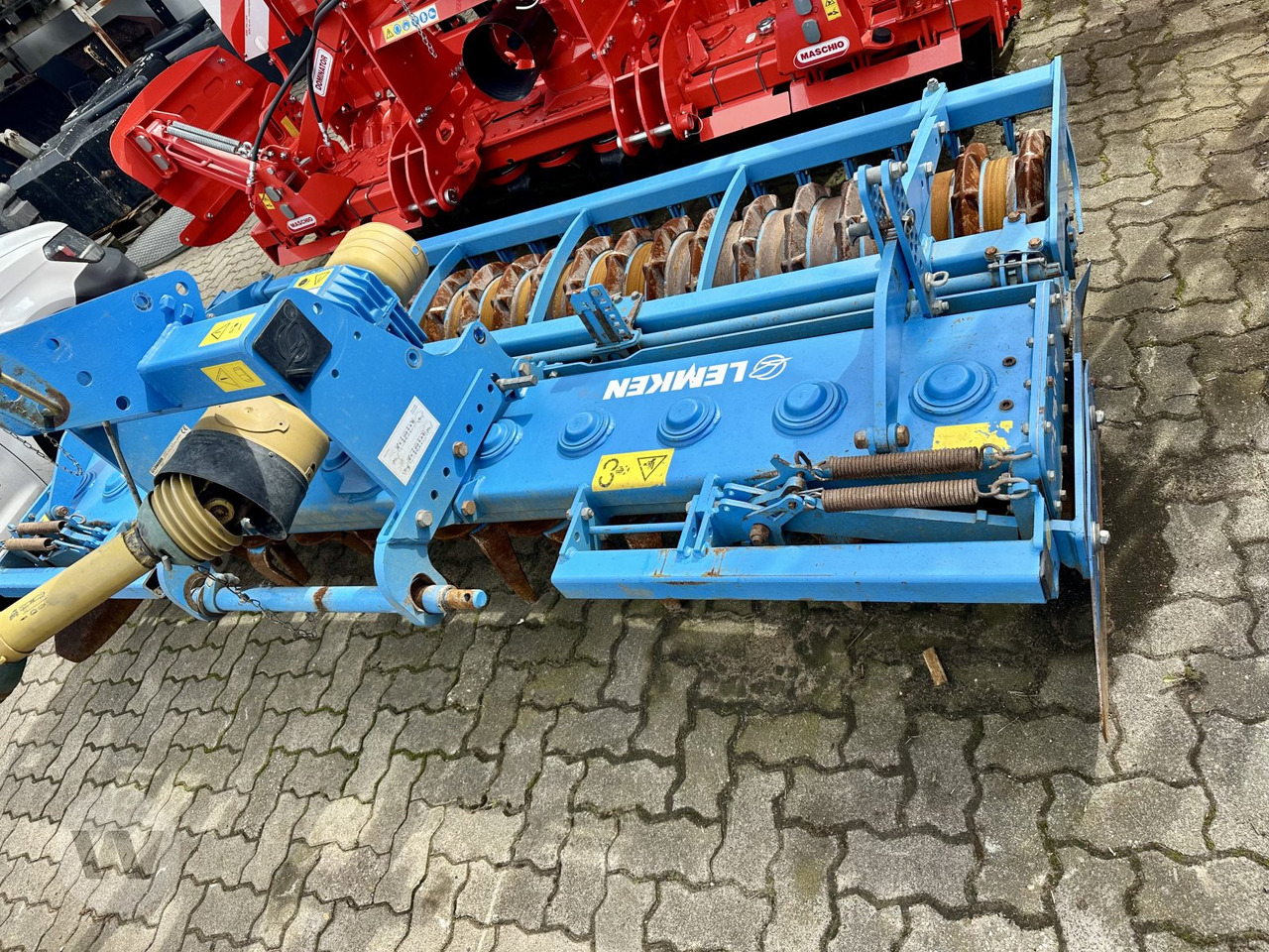 Lemken Zirkon 10/300 - Roto drljača: slika Lemken Zirkon 10/300 - Roto drljača Lemken Zirkon 10/300 - Roto drljača: slika Lemken Zirkon 10/300 - Roto drljača