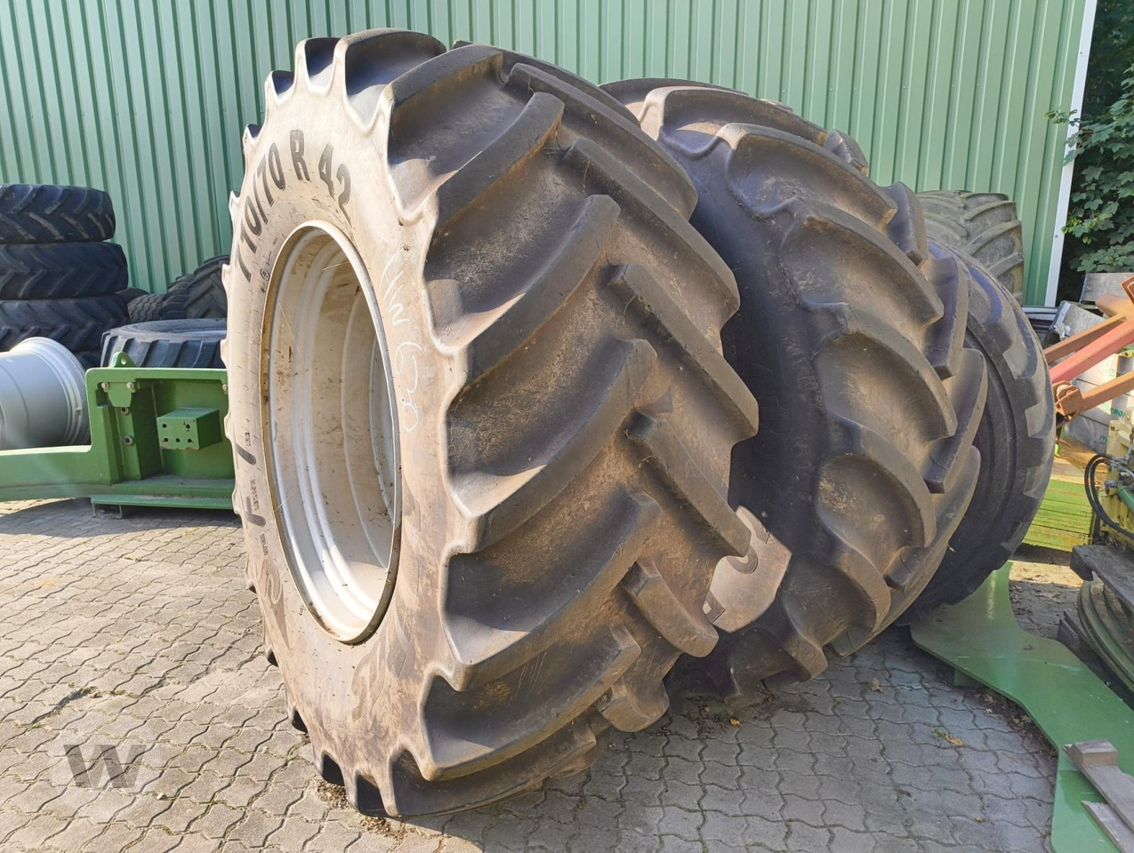 Mitas 710/70 R 42 - Kompletan kotač: slika Mitas 710/70 R 42 - Kompletan kotač Mitas 710/70 R 42 - Kompletan kotač: slika Mitas 710/70 R 42 - Kompletan kotač