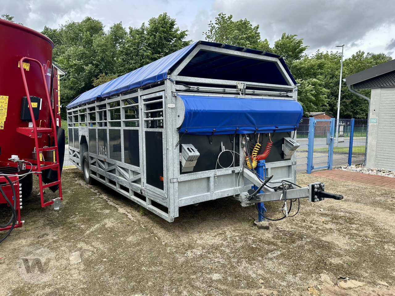 TRANSPORTW. 7M - Prikolica za prijevoz stoke: slika TRANSPORTW. 7M - Prikolica za prijevoz stoke TRANSPORTW. 7M - Prikolica za prijevoz stoke: slika TRANSPORTW. 7M - Prikolica za prijevoz stoke