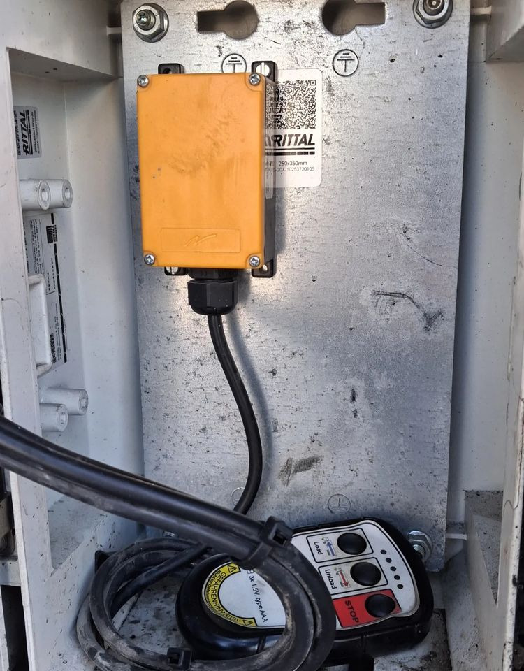 Reisch Ruchoma Podłoga 8mm - Poluprikolica s pokretnim podom: slika Reisch Ruchoma Podłoga 8mm - Poluprikolica s pokretnim podom Reisch Ruchoma Podłoga 8mm - Poluprikolica s pokretnim podom: slika Reisch Ruchoma Podłoga 8mm - Poluprikolica s pokretnim podom