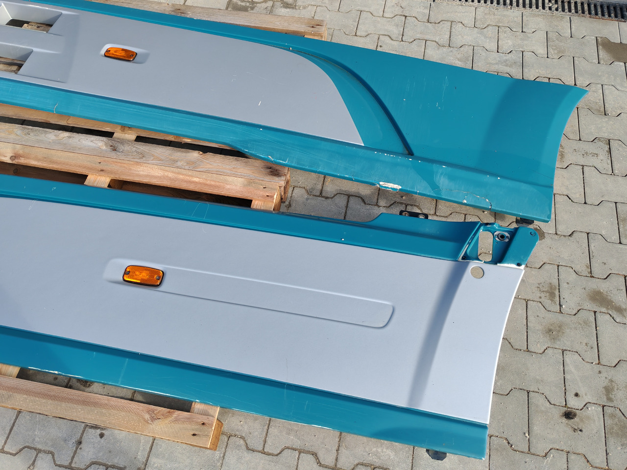 DAF XF106 EURO 6 / SIDE SPOILERS SET - Aerodinamika/ Spojler: slika DAF XF106 EURO 6 / SIDE SPOILERS SET - Aerodinamika/ Spojler DAF XF106 EURO 6 / SIDE SPOILERS SET - Aerodinamika/ Spojler: slika DAF XF106 EURO 6 / SIDE SPOILERS SET - Aerodinamika/ Spojler