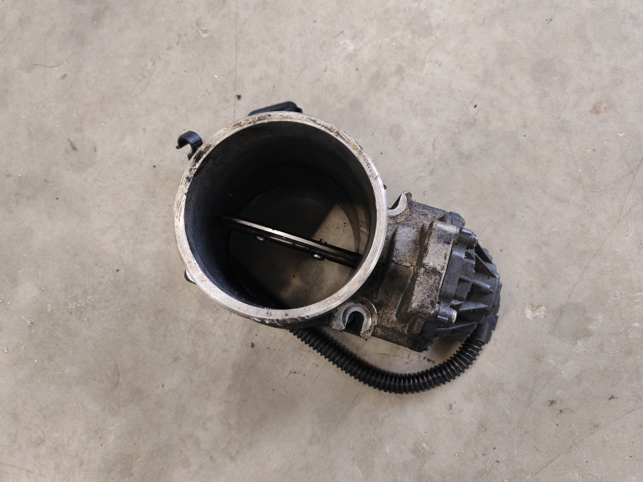 MAN TGS TGX EURO 6 / D2676LF / THROTTLE VALVE / 51094137018 - Motor i dijelovi: slika MAN TGS TGX EURO 6 / D2676LF / THROTTLE VALVE / 51094137018 - Motor i dijelovi MAN TGS TGX EURO 6 / D2676LF / THROTTLE VALVE / 51094137018 - Motor i dijelovi: slika MAN TGS TGX EURO 6 / D2676LF / THROTTLE VALVE / 51094137018 - Motor i dijelovi