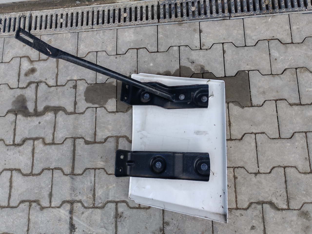 RENAULT RANGE T EURO 6 / HIGH CAB / RIGHT SPOILER EXTENDER - Aerodinamika/ Spojler: slika RENAULT RANGE T EURO 6 / HIGH CAB / RIGHT SPOILER EXTENDER - Aerodinamika/ Spojler RENAULT RANGE T EURO 6 / HIGH CAB / RIGHT SPOILER EXTENDER - Aerodinamika/ Spojler: slika RENAULT RANGE T EURO 6 / HIGH CAB / RIGHT SPOILER EXTENDER - Aerodinamika/ Spojler