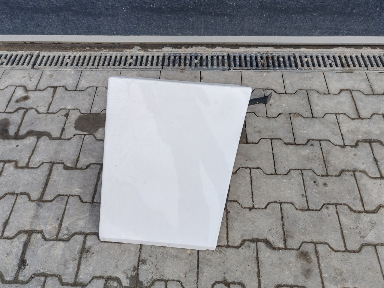 RENAULT RANGE T EURO 6 / HIGH CAB / RIGHT SPOILER EXTENDER - Aerodinamika/ Spojler: slika RENAULT RANGE T EURO 6 / HIGH CAB / RIGHT SPOILER EXTENDER - Aerodinamika/ Spojler RENAULT RANGE T EURO 6 / HIGH CAB / RIGHT SPOILER EXTENDER - Aerodinamika/ Spojler: slika RENAULT RANGE T EURO 6 / HIGH CAB / RIGHT SPOILER EXTENDER - Aerodinamika/ Spojler