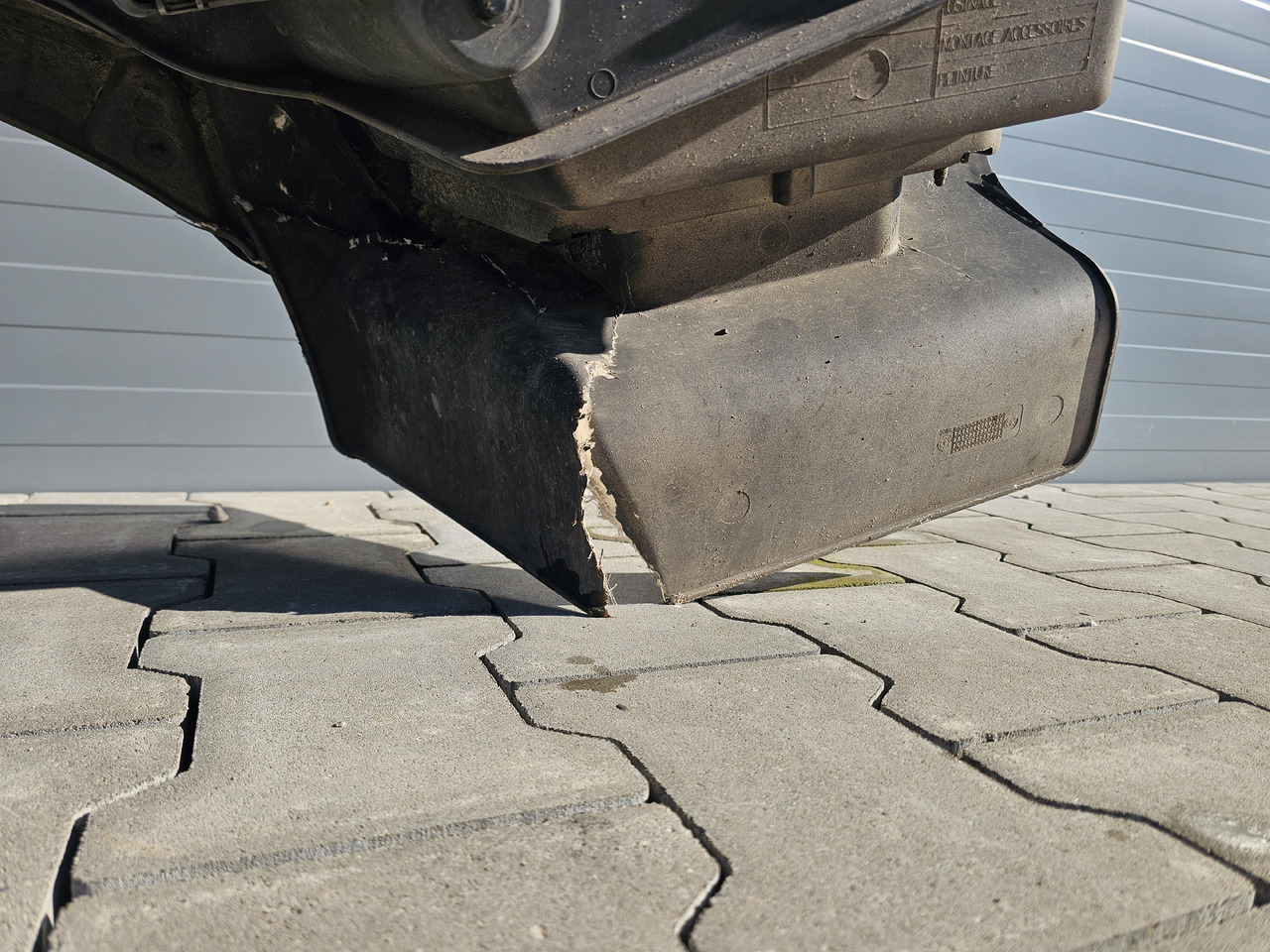 RENAULT RANGE T / HIGH CAB / LEFT FOOTSTEP / 82244459 - Prag: slika RENAULT RANGE T / HIGH CAB / LEFT FOOTSTEP / 82244459 - Prag RENAULT RANGE T / HIGH CAB / LEFT FOOTSTEP / 82244459 - Prag: slika RENAULT RANGE T / HIGH CAB / LEFT FOOTSTEP / 82244459 - Prag