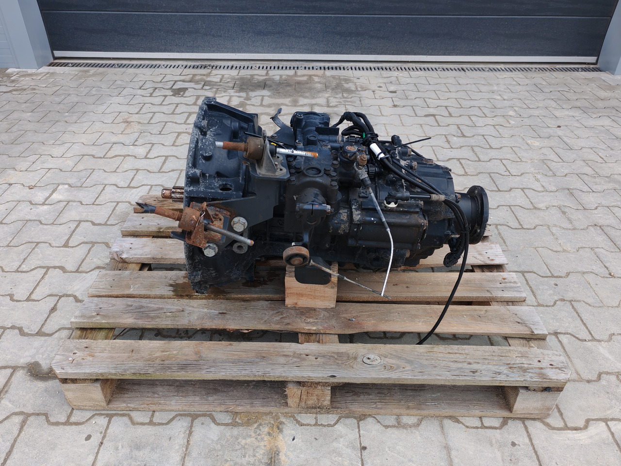 RENAULT ZF ECOLITE / 6S1000TO / MANUAL GEARBOX / 7420781908 - Mjenjač: slika RENAULT ZF ECOLITE / 6S1000TO / MANUAL GEARBOX / 7420781908 - Mjenjač RENAULT ZF ECOLITE / 6S1000TO / MANUAL GEARBOX / 7420781908 - Mjenjač: slika RENAULT ZF ECOLITE / 6S1000TO / MANUAL GEARBOX / 7420781908 - Mjenjač
