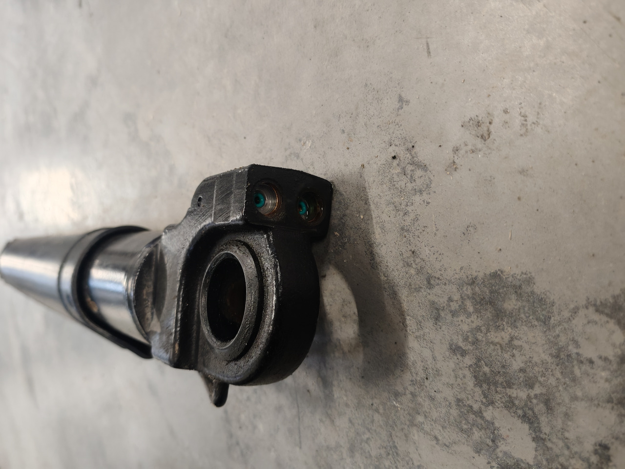 VOLVO FM5 EURO 6 / CAB TILT CYLINDER / 23583236 - Ovjes kabine: slika VOLVO FM5 EURO 6 / CAB TILT CYLINDER / 23583236 - Ovjes kabine VOLVO FM5 EURO 6 / CAB TILT CYLINDER / 23583236 - Ovjes kabine: slika VOLVO FM5 EURO 6 / CAB TILT CYLINDER / 23583236 - Ovjes kabine