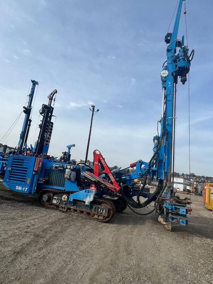 Soilmec SM17 - Zabijač stupova: slika Soilmec SM17 - Zabijač stupova Soilmec SM17 - Zabijač stupova: slika Soilmec SM17 - Zabijač stupova