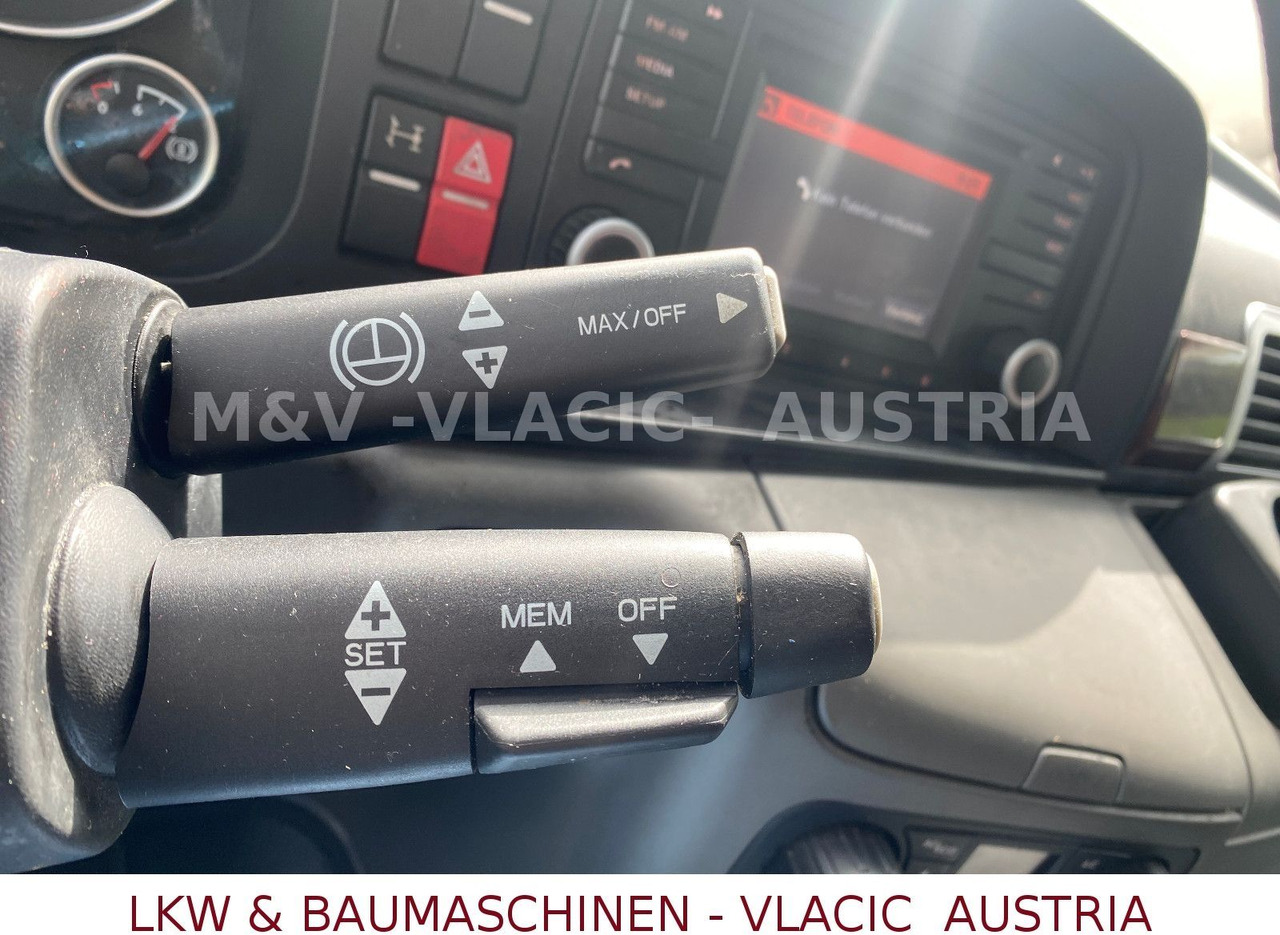 MAN 18.320 Kühlkoffer mit Fleischgehänge - Kamion hladnjača: slika MAN 18.320 Kühlkoffer mit Fleischgehänge - Kamion hladnjača MAN 18.320 Kühlkoffer mit Fleischgehänge - Kamion hladnjača: slika MAN 18.320 Kühlkoffer mit Fleischgehänge - Kamion hladnjača