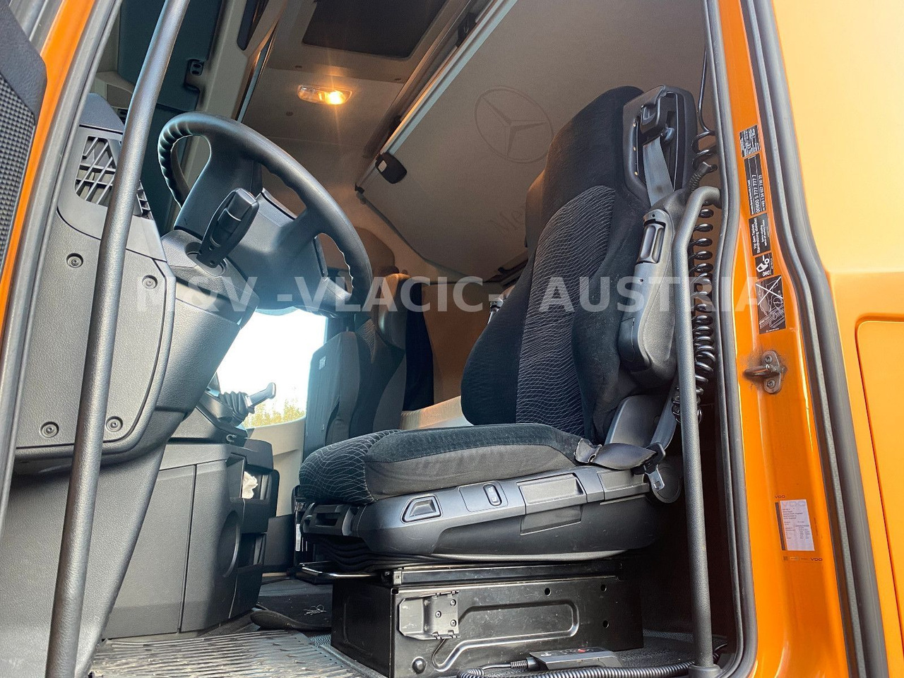 Mercedes-Benz 2542 - Transporter kontejnera/ Kamion s izmjenjivim sanducima: slika Mercedes-Benz 2542 - Transporter kontejnera/ Kamion s izmjenjivim sanducima Mercedes-Benz 2542 - Transporter kontejnera/ Kamion s izmjenjivim sanducima: slika Mercedes-Benz 2542 - Transporter kontejnera/ Kamion s izmjenjivim sanducima