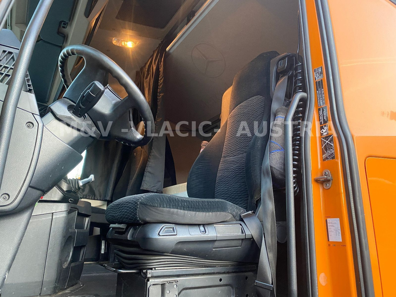 Mercedes-Benz 2542 - Transporter kontejnera/ Kamion s izmjenjivim sanducima: slika Mercedes-Benz 2542 - Transporter kontejnera/ Kamion s izmjenjivim sanducima Mercedes-Benz 2542 - Transporter kontejnera/ Kamion s izmjenjivim sanducima: slika Mercedes-Benz 2542 - Transporter kontejnera/ Kamion s izmjenjivim sanducima