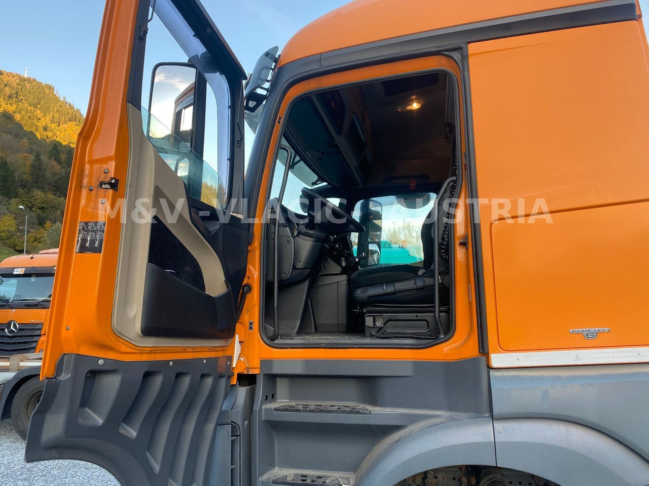 Mercedes-Benz 2542 - Transporter kontejnera/ Kamion s izmjenjivim sanducima: slika Mercedes-Benz 2542 - Transporter kontejnera/ Kamion s izmjenjivim sanducima Mercedes-Benz 2542 - Transporter kontejnera/ Kamion s izmjenjivim sanducima: slika Mercedes-Benz 2542 - Transporter kontejnera/ Kamion s izmjenjivim sanducima