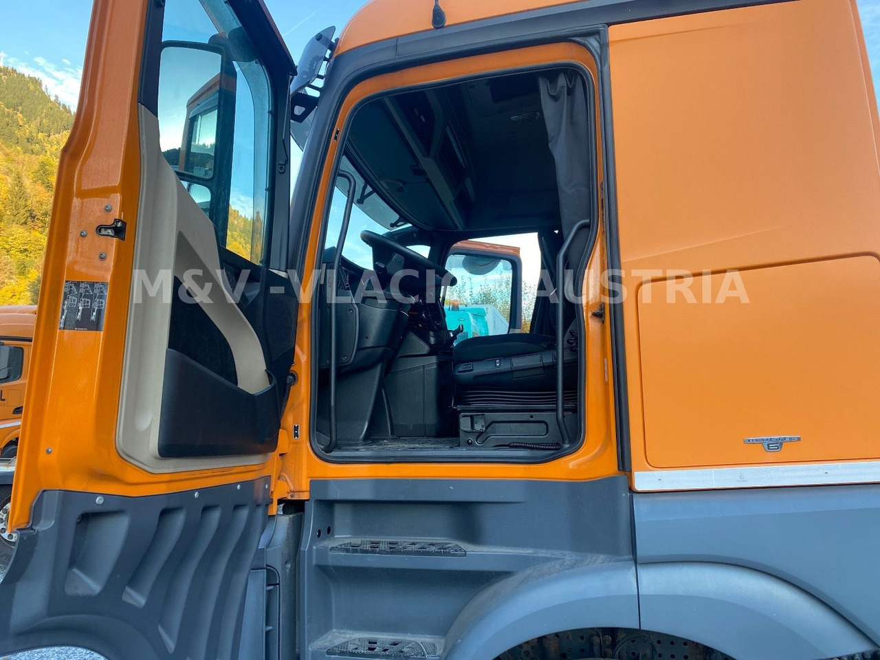 Mercedes-Benz 2542 - Transporter kontejnera/ Kamion s izmjenjivim sanducima: slika Mercedes-Benz 2542 - Transporter kontejnera/ Kamion s izmjenjivim sanducima Mercedes-Benz 2542 - Transporter kontejnera/ Kamion s izmjenjivim sanducima: slika Mercedes-Benz 2542 - Transporter kontejnera/ Kamion s izmjenjivim sanducima