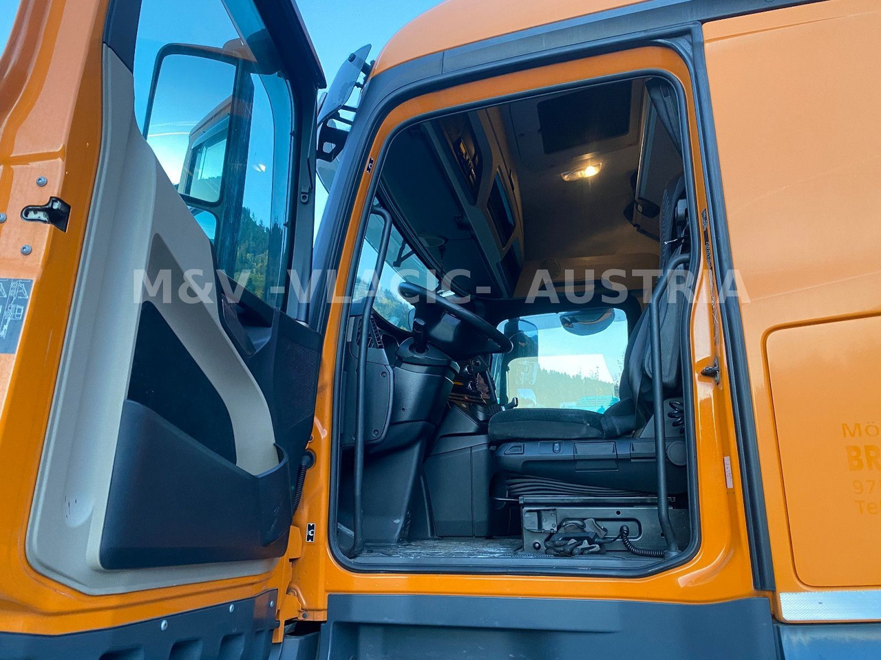 Mercedes-Benz 2542 - Transporter kontejnera/ Kamion s izmjenjivim sanducima: slika Mercedes-Benz 2542 - Transporter kontejnera/ Kamion s izmjenjivim sanducima Mercedes-Benz 2542 - Transporter kontejnera/ Kamion s izmjenjivim sanducima: slika Mercedes-Benz 2542 - Transporter kontejnera/ Kamion s izmjenjivim sanducima