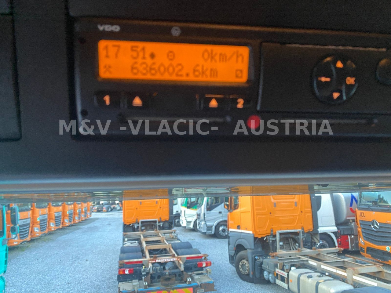 Mercedes-Benz 2542 - Transporter kontejnera/ Kamion s izmjenjivim sanducima: slika Mercedes-Benz 2542 - Transporter kontejnera/ Kamion s izmjenjivim sanducima Mercedes-Benz 2542 - Transporter kontejnera/ Kamion s izmjenjivim sanducima: slika Mercedes-Benz 2542 - Transporter kontejnera/ Kamion s izmjenjivim sanducima