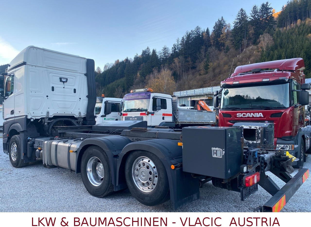 Mercedes-Benz Actros 963-0-C - Kamion cisterna: slika Mercedes-Benz Actros 963-0-C - Kamion cisterna Mercedes-Benz Actros 963-0-C - Kamion cisterna: slika Mercedes-Benz Actros 963-0-C - Kamion cisterna