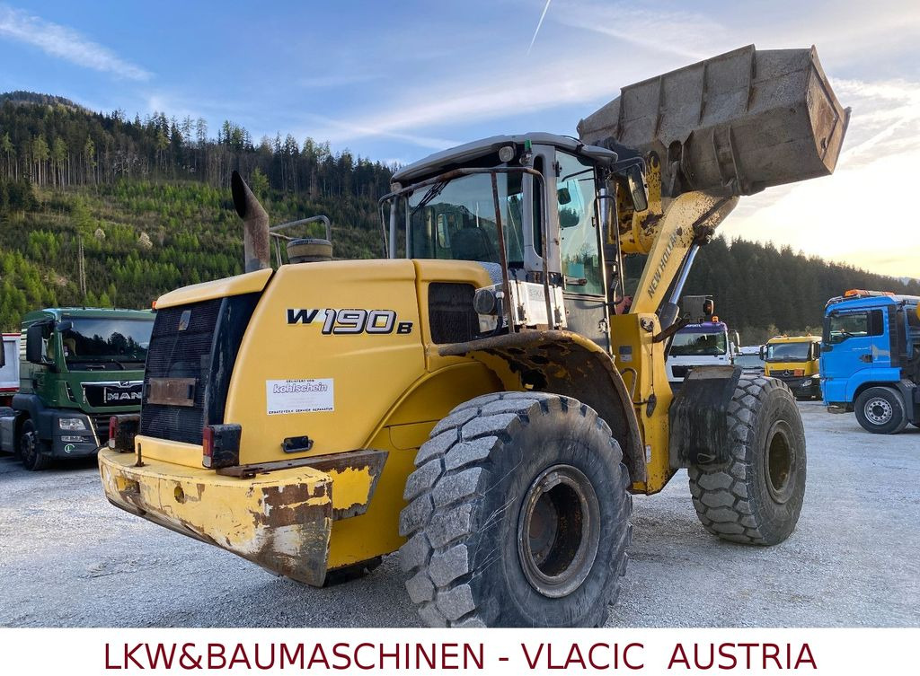 New Holland W190 B New Holland W190 B - Utovarivač na kotačima: slika New Holland W190 B New Holland W190 B - Utovarivač na kotačima New Holland W190 B New Holland W190 B - Utovarivač na kotačima: slika New Holland W190 B New Holland W190 B - Utovarivač na kotačima