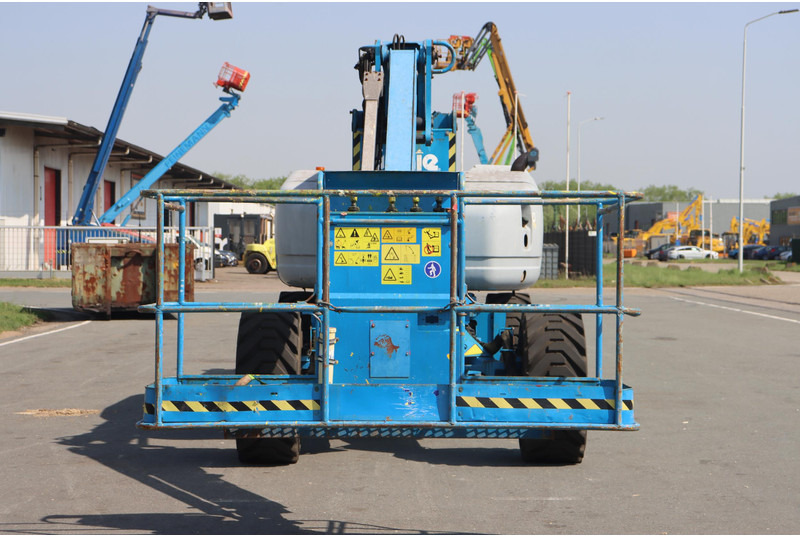 Genie Z135 - Zglobni krak: slika Genie Z135 - Zglobni krak Genie Z135 - Zglobni krak: slika Genie Z135 - Zglobni krak
