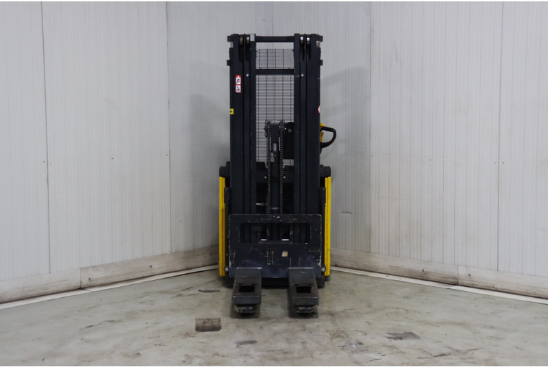 Komatsu CNI 14 - Slagač stoga: slika Komatsu CNI 14 - Slagač stoga Komatsu CNI 14 - Slagač stoga: slika Komatsu CNI 14 - Slagač stoga