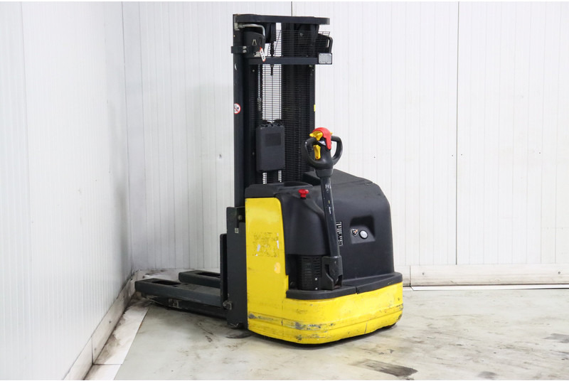 Komatsu CNI 14 - Slagač stoga: slika Komatsu CNI 14 - Slagač stoga Komatsu CNI 14 - Slagač stoga: slika Komatsu CNI 14 - Slagač stoga