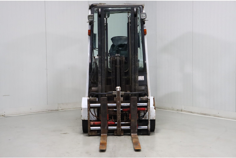 UniCarriers G1Q2L30Q - Električni viličar: slika UniCarriers G1Q2L30Q - Električni viličar UniCarriers G1Q2L30Q - Električni viličar: slika UniCarriers G1Q2L30Q - Električni viličar
